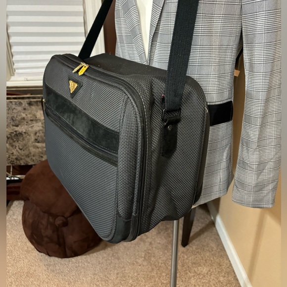 Yves Saint Laurent travel bag - Picture 2 of 16